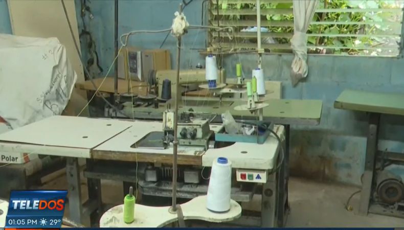 Los proveedores de uniformes escolares indican que están en contra reloj para la entrega de la segunda prenda a los estudiantes.