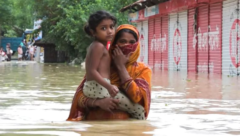 Alrededor de 300,000 bangladesíes buscaron refugios seguros debido a las severas inundaciones que han dejado las lluvias.