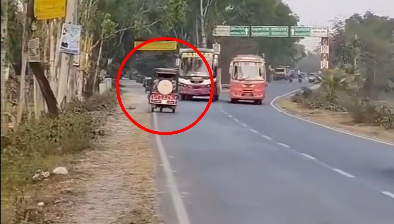 Las escenas de un video se han hecho virales en las redes sociales, luego de que se difundieran imágenes de cómo se maneja en la India.