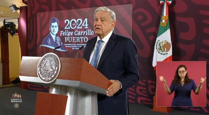 AMLO anunció que su gobierno mantiene una pausa en su relación con los embajadores de Estados Unidos, Ken Salazar y Canadá, Graeme C. Clark