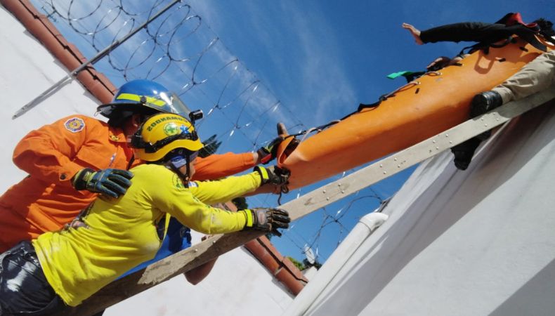 El hombre recibió una descarga eléctrica cuando trabajaba en una vivienda en el distrito de Santa tecla, municipio de La Libertad Sur.