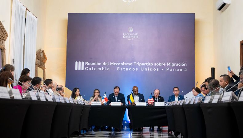 Colombia se suma a los esfuerzos de Panamá y Estados Unidos en la repatriación de migrantes que cruzan del Darién.
