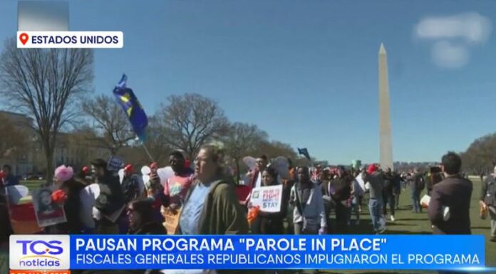 Juez de Texas suspendió temporalmente un programa para cónyuges e hijastros indocumentados de ciudadanos estadounidenses.