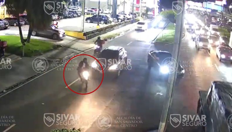 El accidente se registró en un tramo del bulevar de Los Próceres, donde la carga vehicular es fuerte en horas pico.