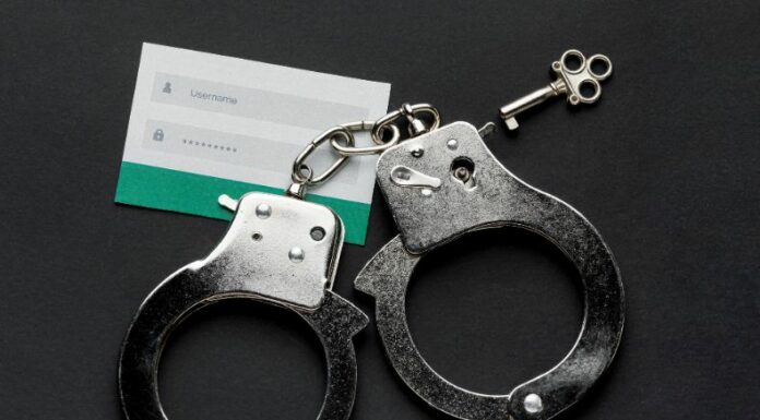 La Fiscalía giró 306 órdenes de captura contra los seis imputados vinculados a las estafas de una agencia de viajes.