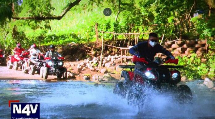 Un grupo de guías poseen un emprendimiento con cuatrimotos donde lo conducirán por una carretera rustica con bellos paisajes.