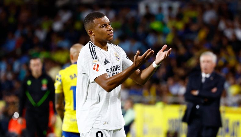 Tras uno de los momentos más difíciles del Real Madrid, es Ancelotti quien asume la responsabilidad para tratar de encontrarle solución.