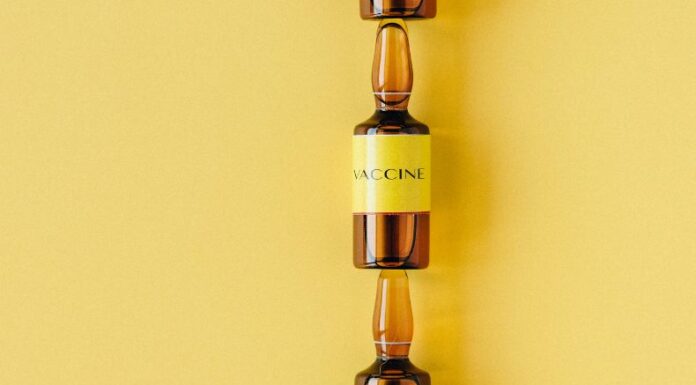 Cn el apoyo de la ONU y las ONG el Ministerio de Salud de la Franja de Gaza inició la jornada de vacunación contra la poliomielitis.