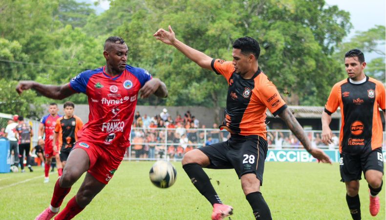 Águila no pasó del empate contra el Cacahuatique, un resultado que lo deja a un punto del nuevo líder del Apertura 2024.