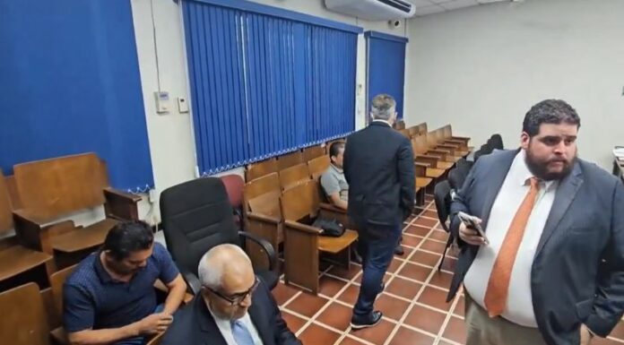 Once exconcejales de la alcaldía de Olocuilta enfrenta audiencia preliminar por el delito de peculado e incumplimiento de deberes (2012-2015).