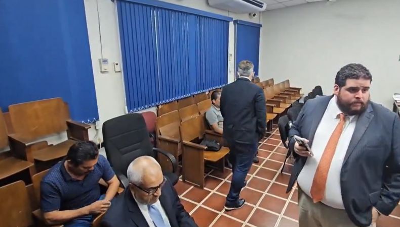 Once exconcejales de la alcaldía de Olocuilta enfrenta audiencia preliminar por el delito de peculado e incumplimiento de deberes (2012-2015).