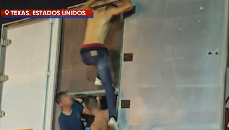 En un camión se detectaron a 17 migrantes que se movilizaban de forma ilegal en la carretera 277 entre Eagle Pass y del Río, en Texas.