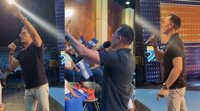 El presentador de televisión, Víctor Emmanuelle sorprende a su público de Prendi2 tras espectacular interpretación.