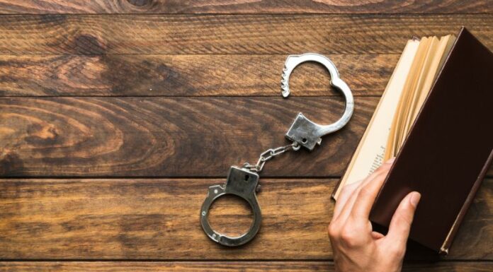 La Fiscalía General de la República (FGR) presentó requerimiento contra un hombre acusado de feminicidio agravado de su expareja.