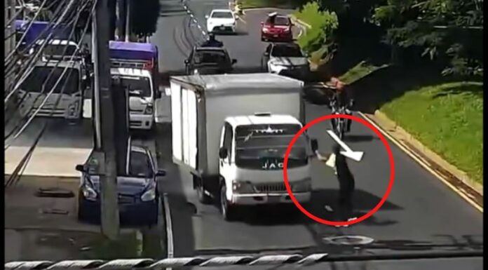 Según informó la comuna del distrito de Antiguo de Cuscatlán, la disputa se originó por un accidente de tránsito.