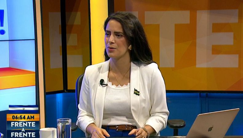 Claudia Ortiz insiste en reformar reglamento interno de la Asamblea para que acuerdos y actas de junta directiva sean públicos.