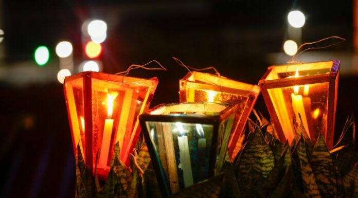 Ahuachapán Centro se iluminará con el colorido y brillo de los farolitos. Esta tradición religiosa celebrada cada 7 de septiembre.