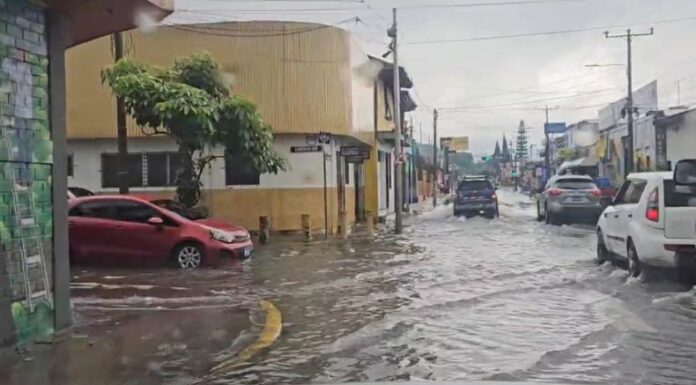 Las lluvias percibidas en las últimas horas ya han provocado afectaciones en algunos puntos. Se reportan inundaciones en Santa Tecla.