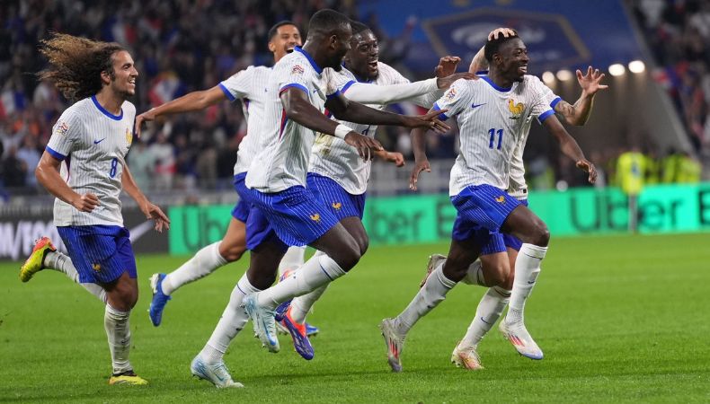 Francia se da el lujo de dejar a Mbappé en la banca en la victoria sobre Bélgica El jugador del Real Madrid ingresó de cambio sobre el final, cuando el marcador ya estaba a favor de Francia.