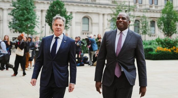 Por suministrar armas a Rusia Estados Unidos anunció que impondrá nuevas sanciones a Irán. La noticia fue compartida en Londres.