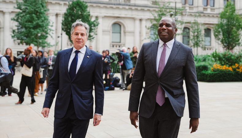 Por suministrar armas a Rusia Estados Unidos anunció que impondrá nuevas sanciones a Irán. La noticia fue compartida en Londres.