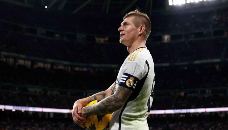Toni Kroos crea un equipo de fútbol que lleva su nombre El exfutbolista Toni Kroos se involucra en un proyecto que apoya la formación de futuras estrellas en Madrid.
