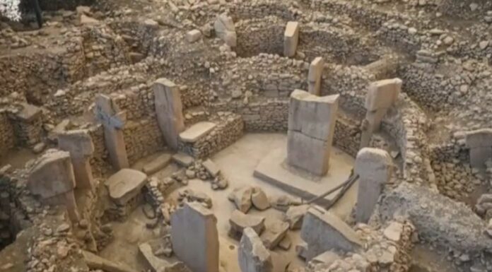 Este importante hallazgo del calendario lunisolar podría registrar observaciones del sol, la luna y las constelaciones indican los expertos.