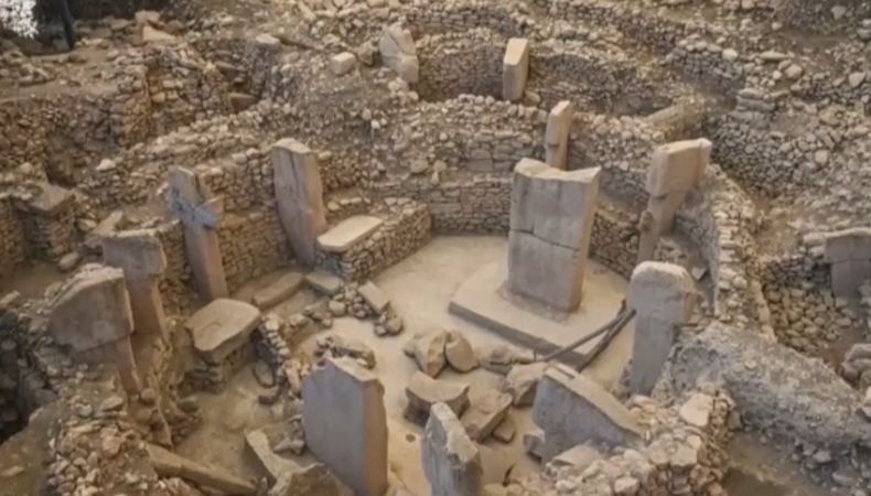 Este importante hallazgo del calendario lunisolar podría registrar observaciones del sol, la luna y las constelaciones indican los expertos.