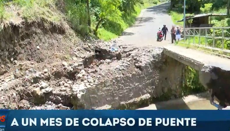 En Lourdes, Colón, los habitantes están preocupados porque ya pasó un mes del colapso del puente y piden a las autoridades su reparación.