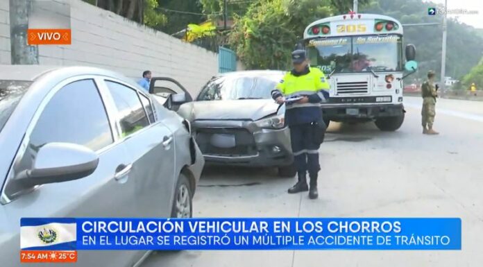 Un múltiple accidente de tránsito genera caos vehicular en la carretera Panamericana, tramo Los Chorros.