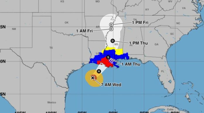 El Centro Nacional de Huracanes (NHC), espera que el huracán siga intensificándose durante su trayecto, alcanzando la categoría 2.