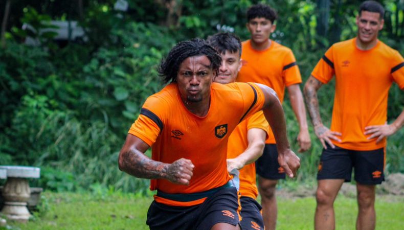 Edgar Medrano se encuentra a la disposición del entrenador de Águila, Daniel Messina, para el partido contra Alianza,