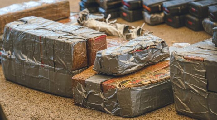 La FGR ha presentado un requerimiento contra 10 extranjeros por tráfico ilícito de drogas y armamento en altamar.