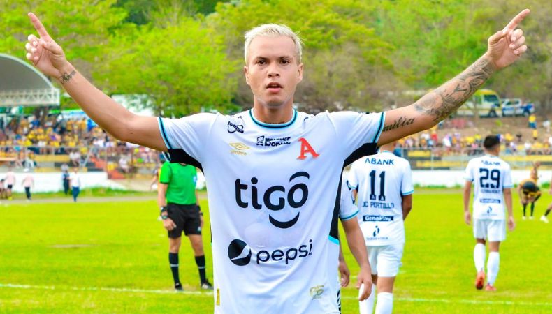 El chileno pasará por quirófano, por lo que Alianza lo sustituirá con un jugador experimentado de la región y apodado 