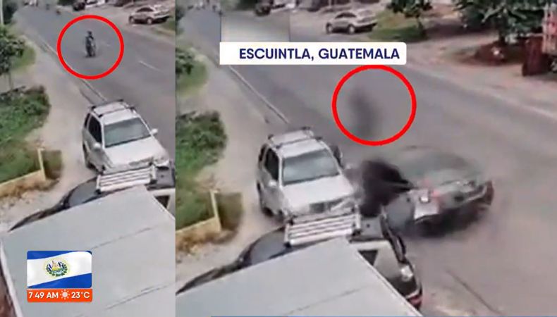 Un accidente quedó registrado en unas cámaras de videovigilancia en Escuintla, Guatemala cuando un carro impactó a un motociclista.