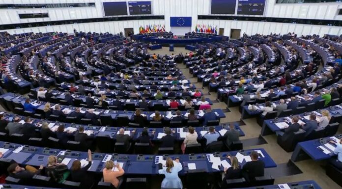 El Parlamento Europeo condena las acciones de Nicolás Maduro y reconoce a Edmundo González como presidente legítimo de Venezuela.
