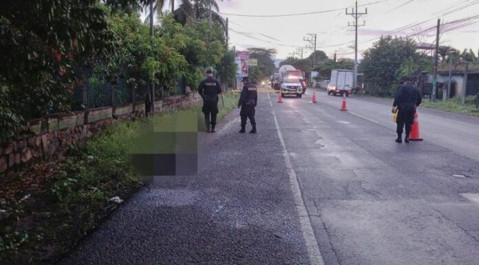 De acuerdo con el reporte de la PNC, el motociclista falleció sobre el km 43 ½ de la carretera Troncal del Norte.