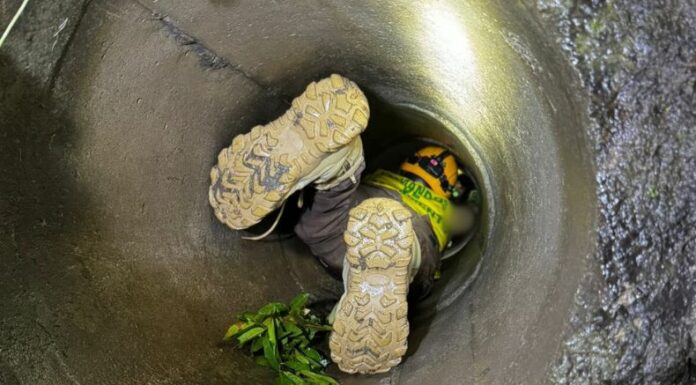 Según el reporte de socorristas de Comandos de Salvamento, la joven de 17 años fue arrastrada por una fuerte corriente de una quebrada.