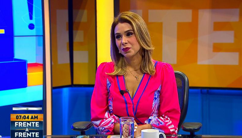 La diputada, Marcela Villatoro, alegó la importancia de hacer participe a la población en la elección de magistrados al TSE.