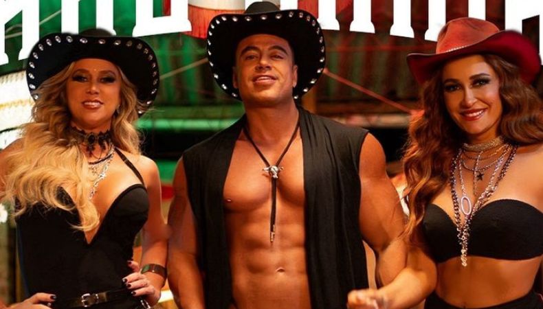 Axé Bahía, el cual estuvo compuesto por integrantes llenos de mucha energía, quienes se popularizaron en la década de los 90.