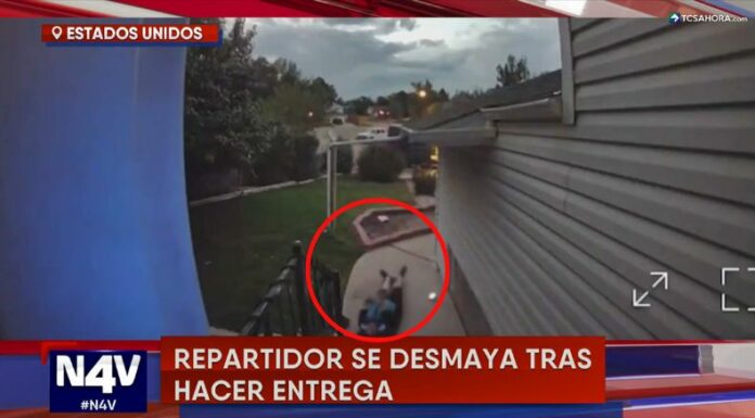 En video quedó registrado el momento en el que un repartidor sufrió una fuerte caída que le hizo caer desmayado.