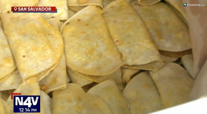 Los olores y sabores son los protagonistas de la historia de emprendimiento de Gustavo Vásquez: los deliciosos tacos de canasta.