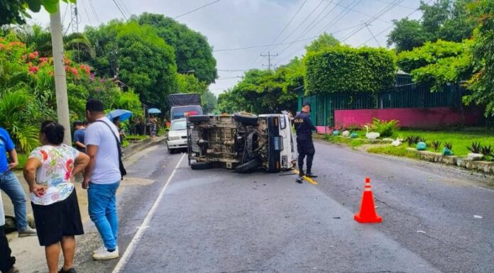 La PNC reporta el deceso de una mujer en un trágico accidente de tránsito ocurrido en el kilómetro 28 de la calle Antigua a Zacatecoluca.