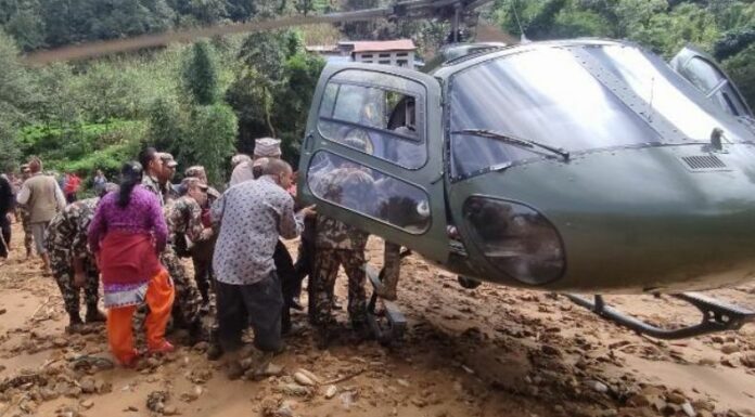 Debido a las lluvias en Nepal, la cifra de personas fallecidas continúa incrementando a causa de las inundaciones y deslizamientos.