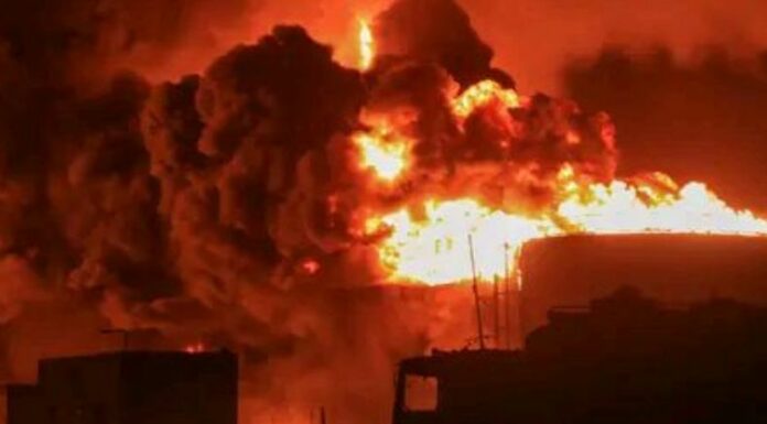 Israel lanzó ataques contra objetivos hutíes en Yemen, después de que militantes dispararan misiles contra territorio israelí.