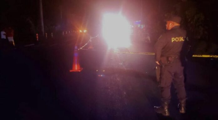 La Policía Nacional Civil (PNC) reportó que un hombre fue atropellado en la carretera que conduce de San Luis Talpa hacia La Libertad.