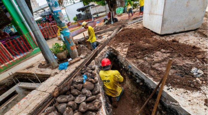 En el Puerto de la Libertad se trabaja en el cableado subterráneo y en el Surf City se amplía la carretera a cuatro carriles.