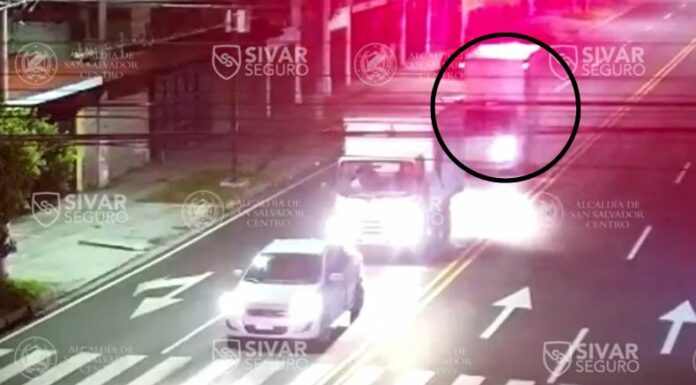 El accidente de tránsito dejó a un hombre de 35 años, lesionado tras quedar atrapado entre los hierros de un camión.