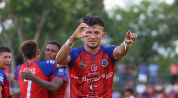 En uno de los partidos que abría la jornada 14 del Apertura 2024, el Cacahuatique logró quedarse con un gran triunfo ante el Firpo.