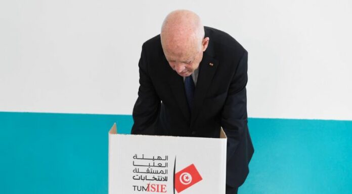 Este día, los 9.7 millones de personas electas para votar en las elecciones presidenciales de Túnez tendrán la oportunidad de cambiar rumbo.